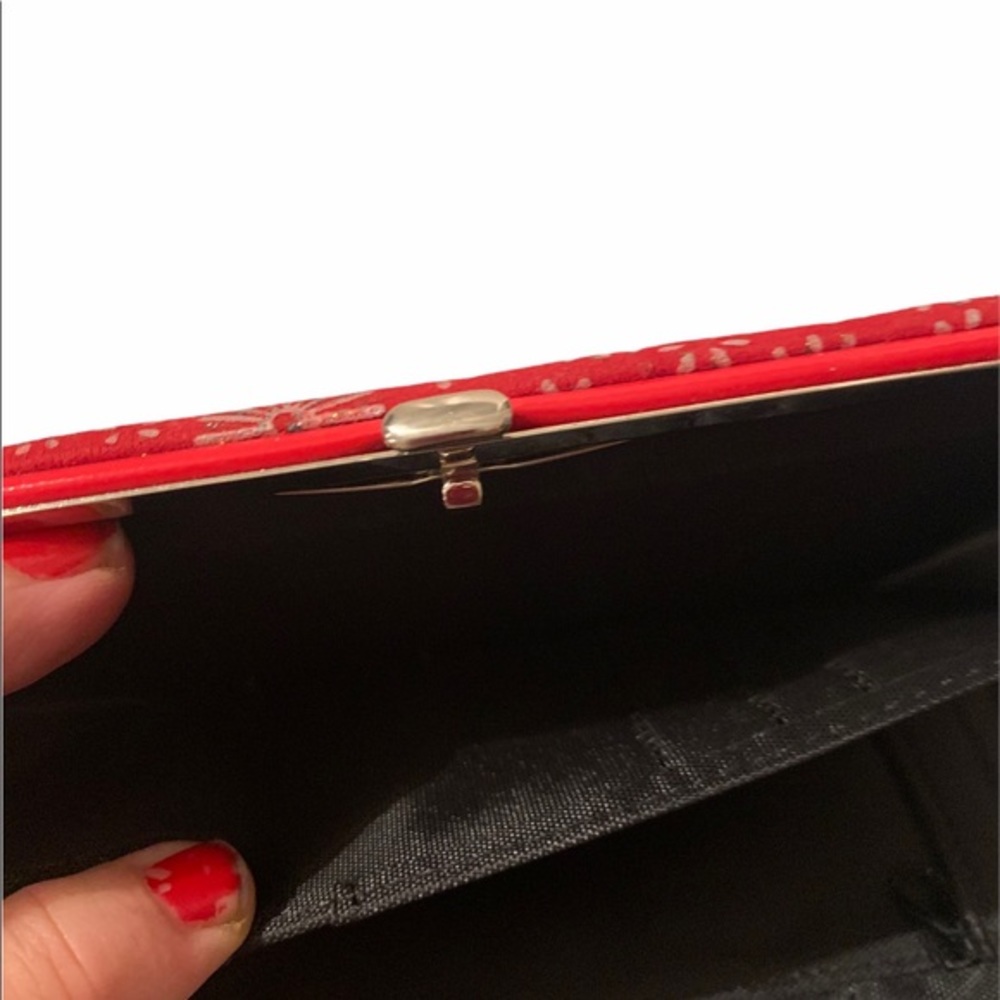Metropolitan Snowflake Sparkle Wallet - Picture 7 of 7